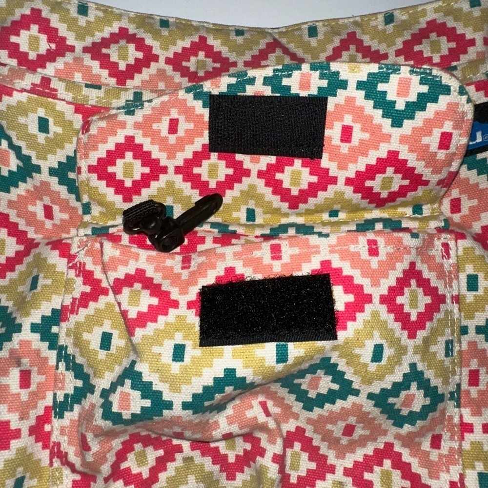 Kavu Geometric Pink and Green Crossbody Bag - Picture 2 of 10